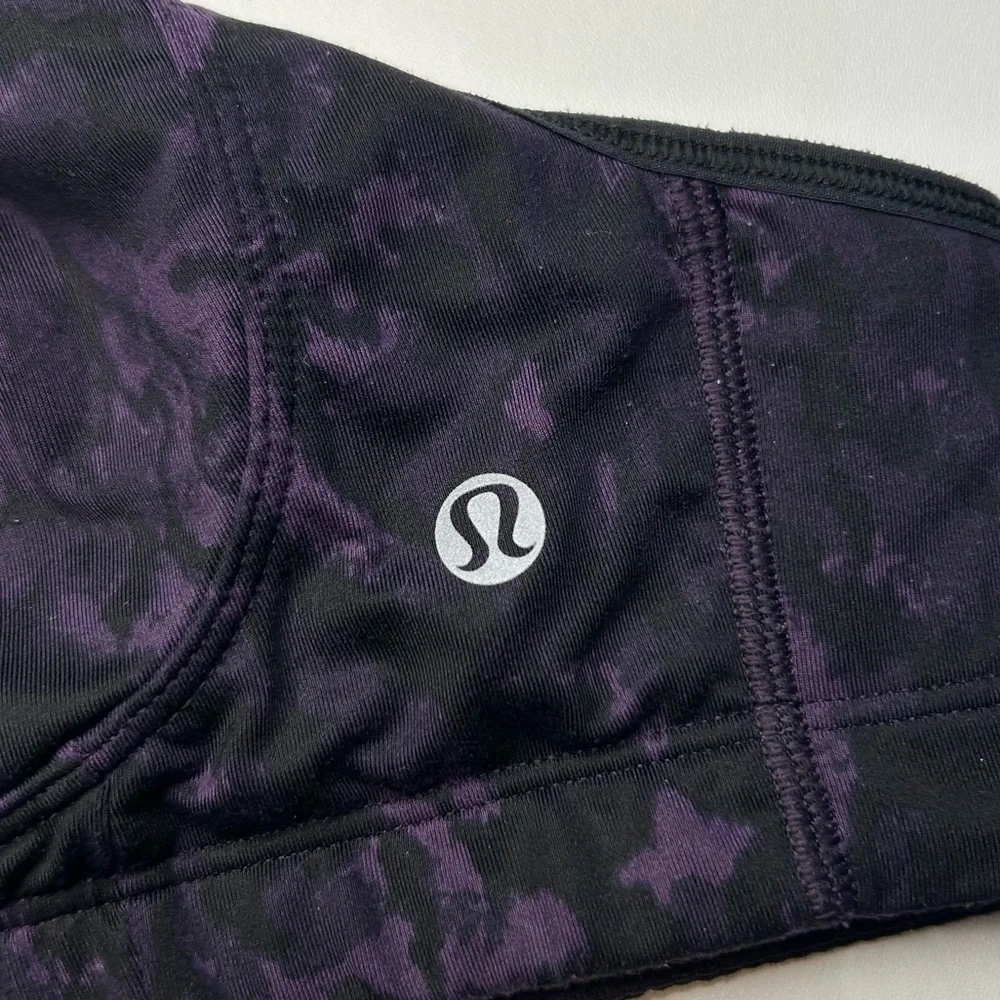 Lululemon Energy Sports Bra 36C‎ Purple Abstract Print Medium Support Athlesiure